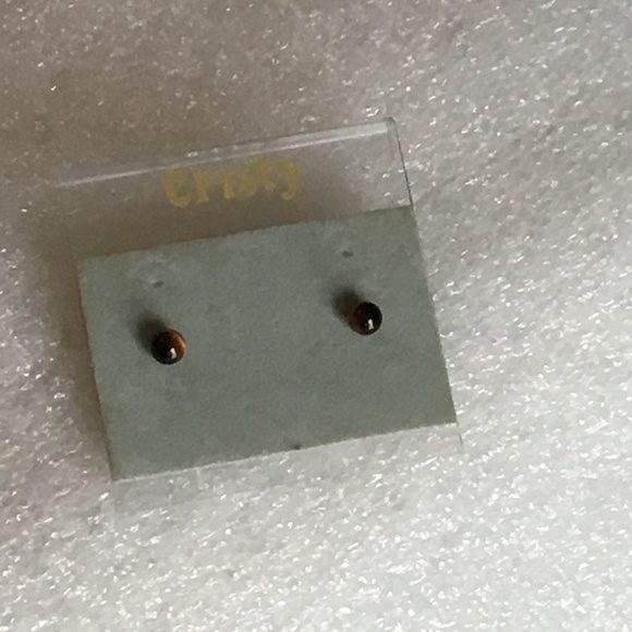 Lovely 10k gold tiger's eye stud earrings - Picture 5 of 8